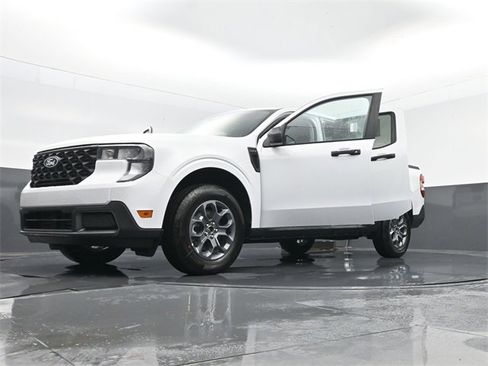 New 2025 Ford Maverick XLT w/ Equipment Group 302A image 31