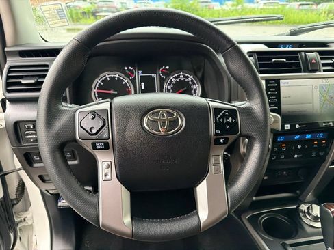 Used 2022 Toyota 4Runner Limited AWD/4WD image 17