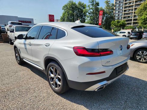 Used 2023 BMW X4 xDrive30i w/ Premium Package AWD/4WD image 3