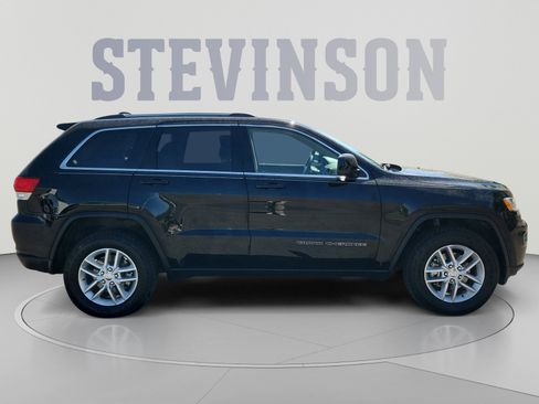 Used 2018 Jeep Grand Cherokee Laredo AWD/4WD image 6