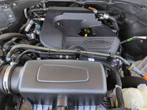 Used 2020 Ford Explorer XLT w/ Equipment Group 202A RWD image 37