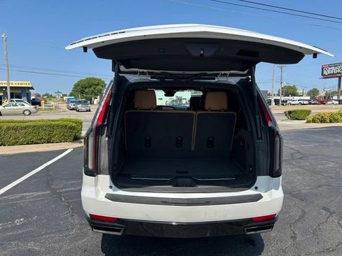 Used 2024 Cadillac Escalade Sport w/ LPO, ONYX Package AWD/4WD image 8