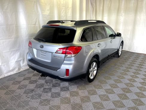 Used 2014 Subaru Outback 2.5i Limited image 6