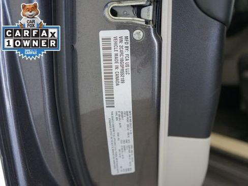 Used 2023 Chrysler Pacifica Touring-L image 27