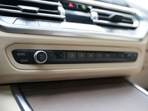 Used 2021 BMW 330i xDrive Sedan w/ Convenience Package image 25