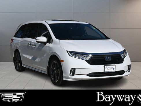Used 2024 Honda Odyssey Elite image 3