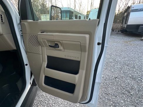 Used 2018 Ford E-350 and Econoline 350 Super Duty w/ Motorhome Prep Package RWD image 20