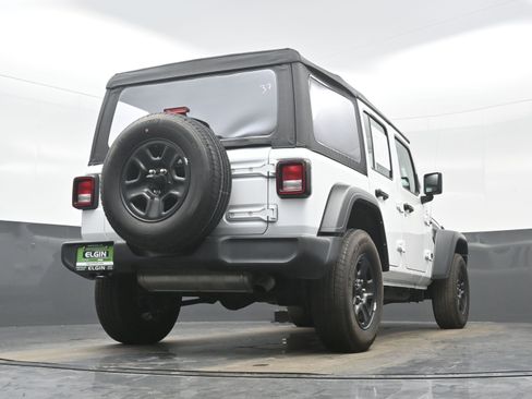 Used 2023 Jeep Wrangler Unlimited Sport image 29
