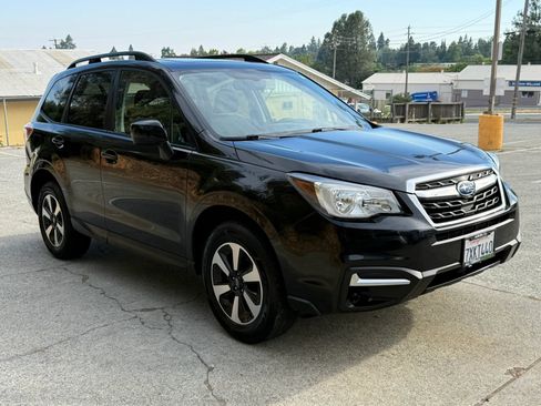 Used 2017 Subaru Forester 2.5i Premium w/ All-Weather Package AWD/4WD image 12