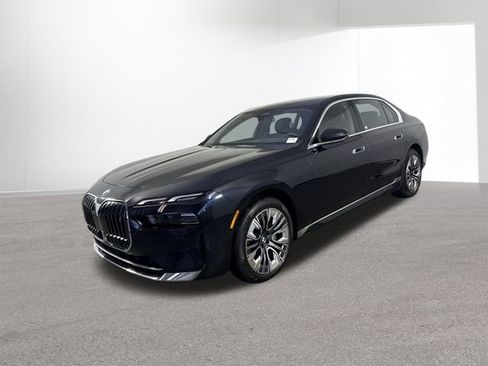 Used 2023 BMW i7 xDrive60 AWD/4WD image 1