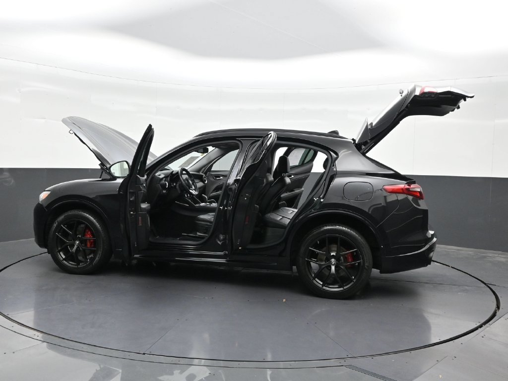 Used 2020 Alfa Romeo Stelvio Sport w/ Quick Order Package 22K Sport RWD image 33