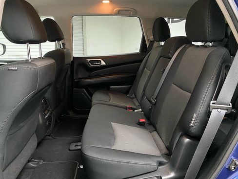 Used 2020 Nissan Pathfinder S image 11