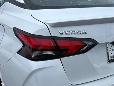 New 2025 Nissan Versa SR w/ Trunk Package image 13