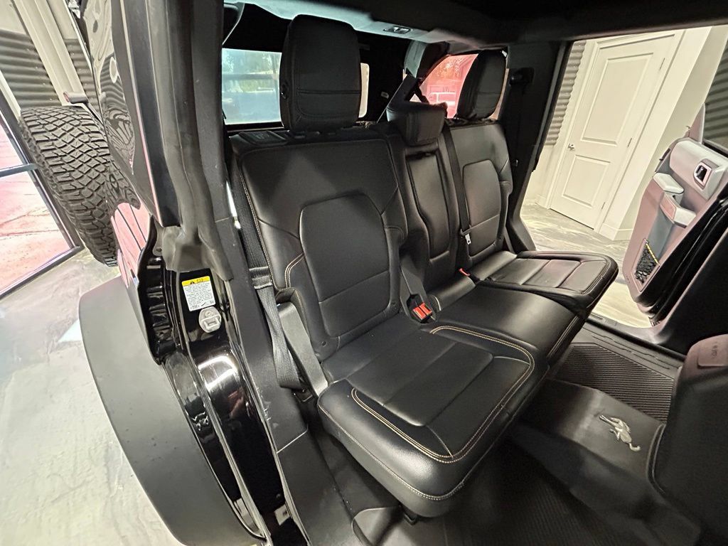 Used 2021 Ford Bronco Badlands w/ Sasquatch Package AWD/4WD image 5