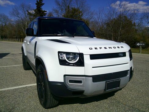 Used 2023 Land Rover Defender 110 S image 50