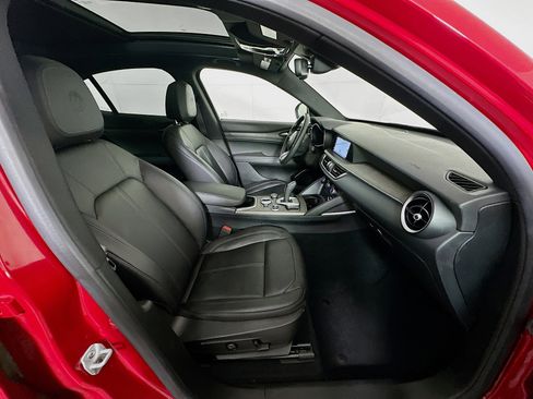 Used 2023 Alfa Romeo Stelvio Ti image 34