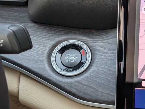 Used 2024 Jeep Grand Cherokee Limited w/ Luxury Tech Group II RWD image 30