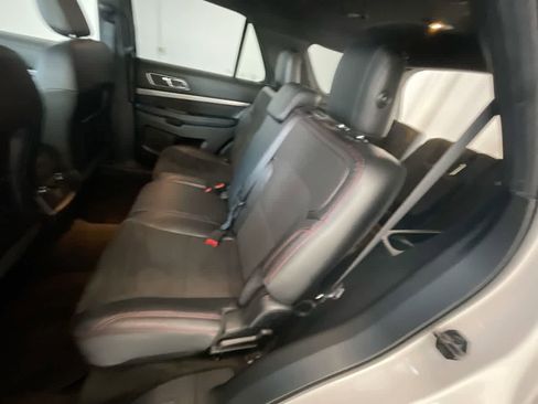 Used 2018 Ford Explorer XLT w/ Equipment Group 202A image 23