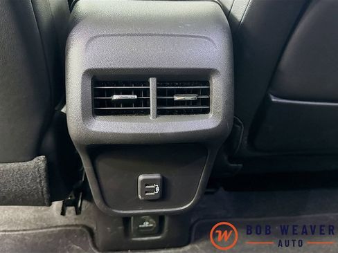 Used 2024 GMC Terrain SLT AWD/4WD image 32