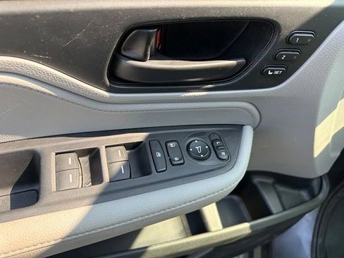 Used 2023 Honda Odyssey EX-L image 14