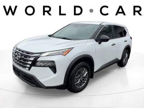 Certified 2025 Nissan Rogue S image 3