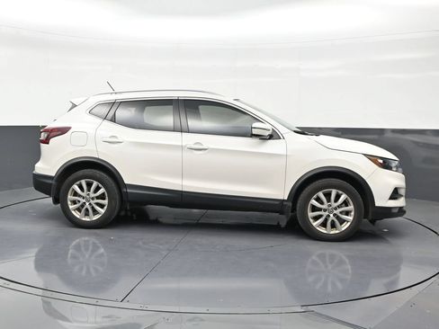 Used 2022 Nissan Rogue Sport SV FWD image 6