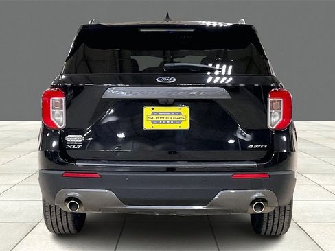 Certified 2022 Ford Explorer XLT w/ Equipment Group 202A image 4