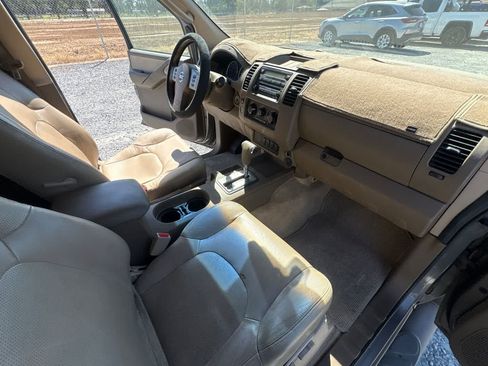 Used 2006 Nissan Frontier LE w/ (X01) Leather Pkg RWD image 17