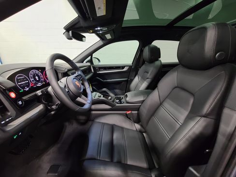 New 2026 Porsche Cayenne image 15