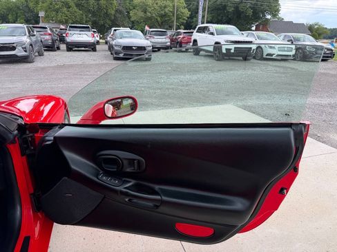 Used 2004 Chevrolet Corvette Coupe w/ Preferred Equipment Group RWD image 15