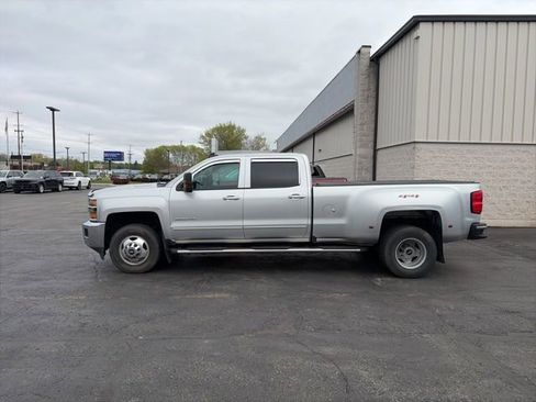 Used 2016 Chevrolet Silverado 3500 LT w/ LT Convenience Package AWD/4WD image 5