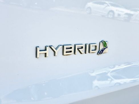 Used 2019 Ford Fusion SE FWD image 12
