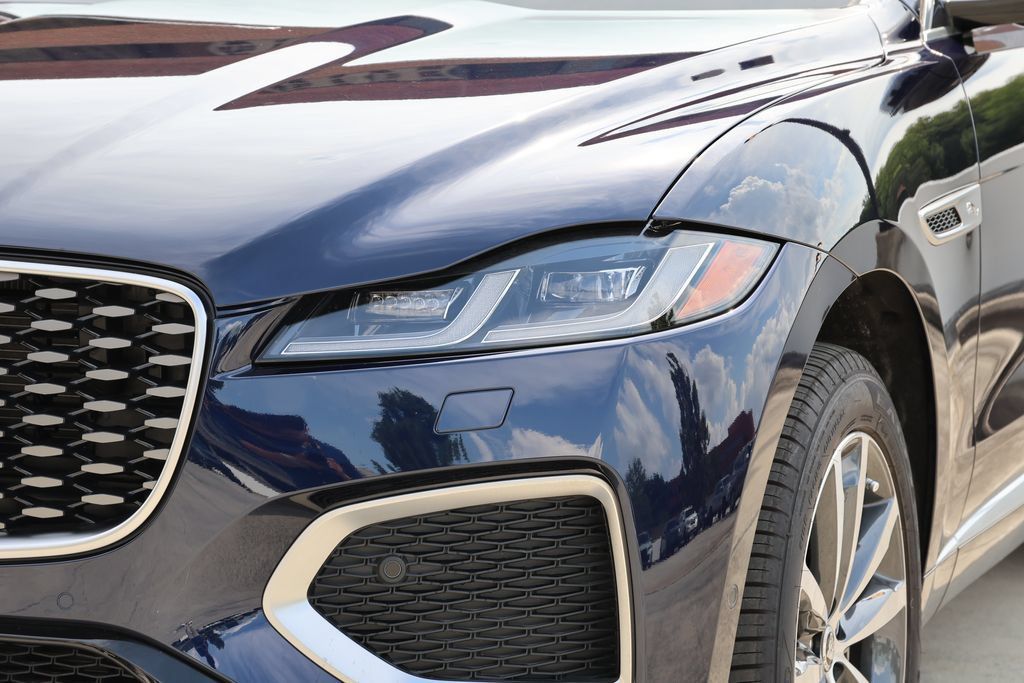 Certified 2026 Jaguar F-PACE R-Dynamic S AWD/4WD image 6