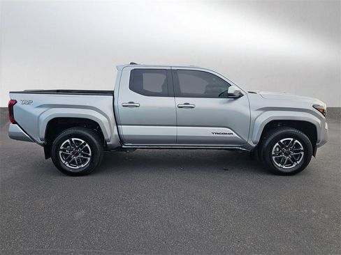 Used 2024 Toyota Tacoma TRD Sport image 6