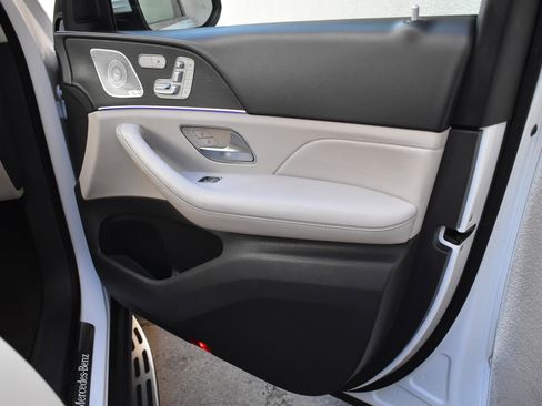 Used 2020 Mercedes-Benz GLS 450 4MATIC image 29