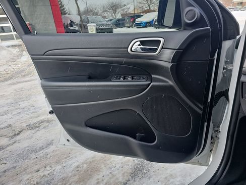 Used 2022 Jeep Grand Cherokee Laredo E image 23