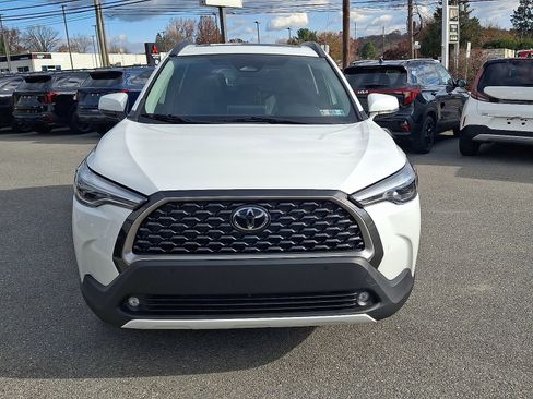 Used 2023 Toyota Corolla Cross XLE image 2