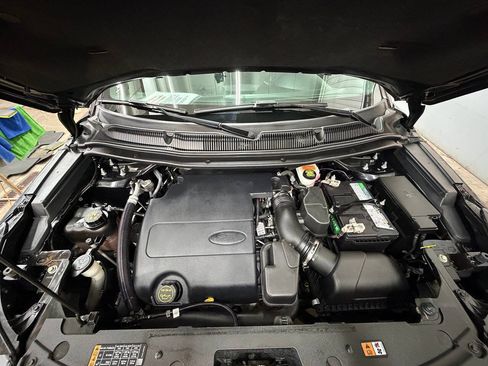 Used 2017 Ford Explorer XLT w/ XLT Technology Feature Bundle AWD/4WD image 33