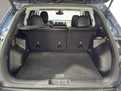 Used 2021 Jeep Cherokee Latitude Lux w/ Comfort/Convenience Group FWD image 34