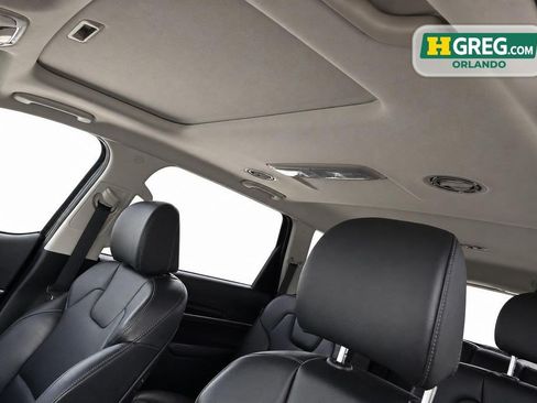 Used 2025 Kia Telluride S FWD image 16