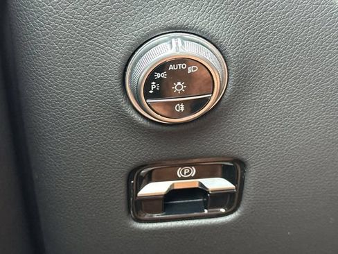 Used 2024 Mercedes-Benz GLC 300 image 31