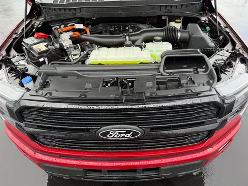 Used 2024 Ford F150 Platinum image 40