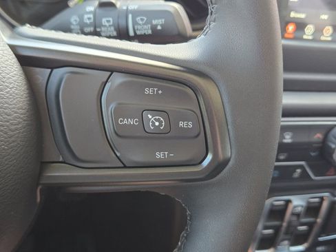 Used 2023 Jeep Wrangler Unlimited image 29