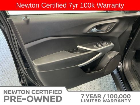 Used 2025 Chevrolet Trax LS FWD image 20