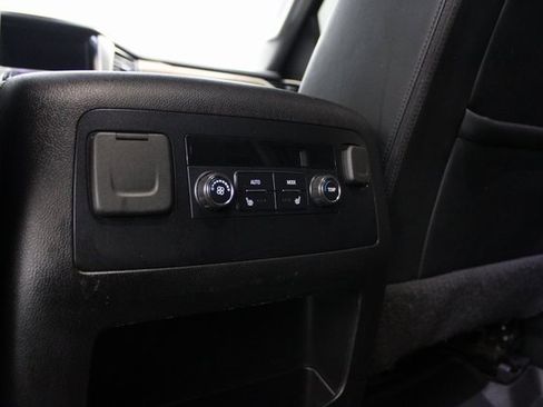 Used 2020 GMC Yukon XL Denali image 20