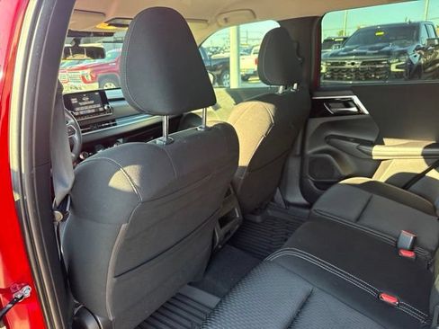 Used 2022 Mitsubishi Outlander ES FWD image 23