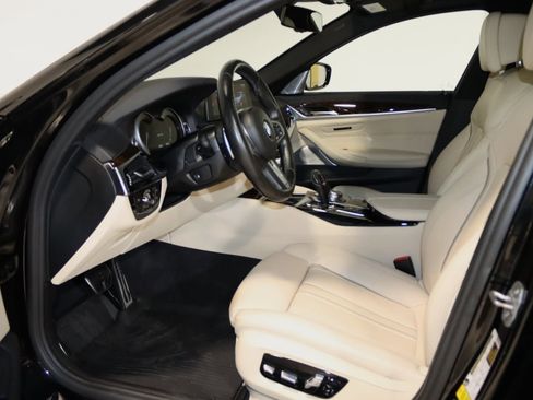 Used 2018 BMW M550i xDrive image 34