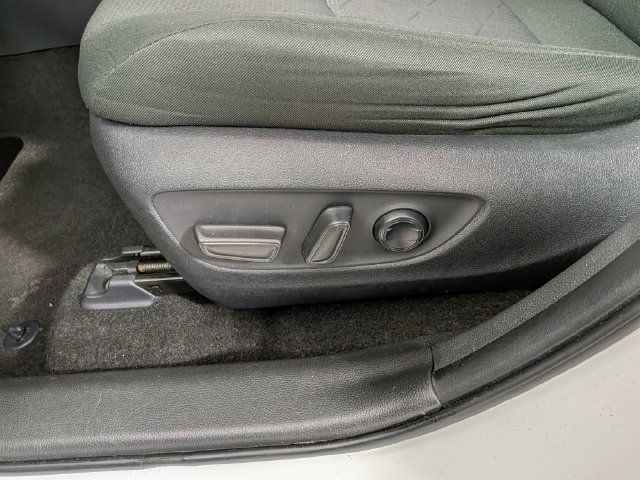 Used 2025 Toyota RAV4 XLE FWD image 14