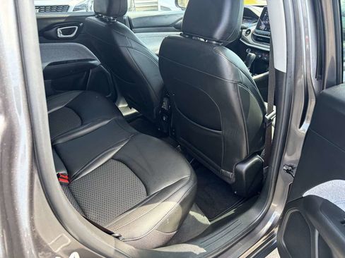 Used 2022 Jeep Compass Latitude image 24