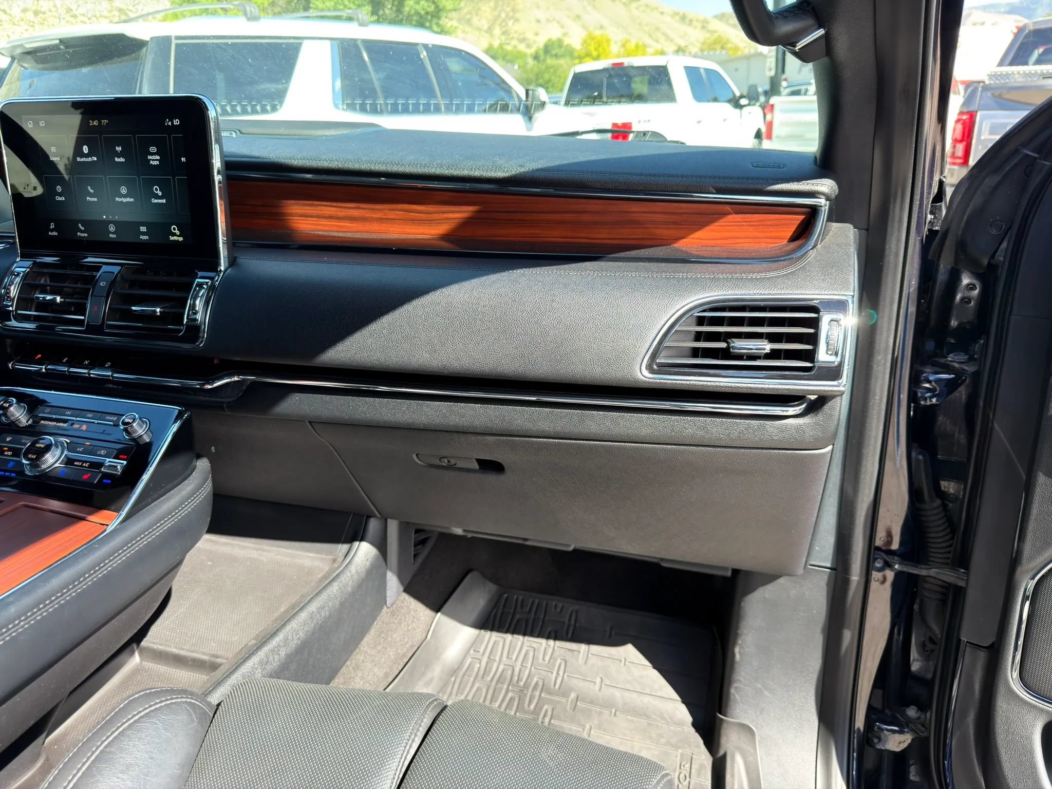 Used 2021 Lincoln Navigator L Reserve AWD/4WD image 14